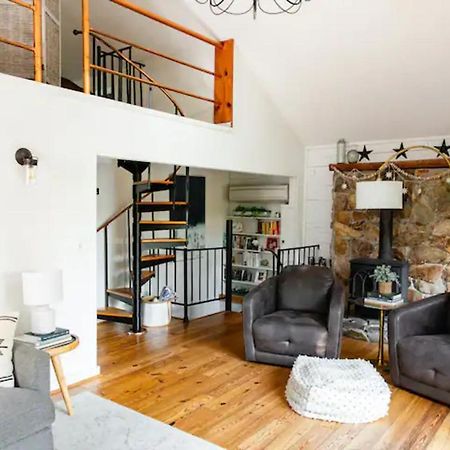 Hot Tub Charming & Chic Mountain Gem On Sleepy Creek Villa Berkeley Springs Exteriör bild