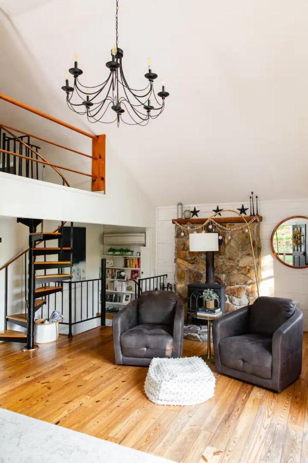 Hot Tub Charming & Chic Mountain Gem On Sleepy Creek Villa Berkeley Springs Exteriör bild